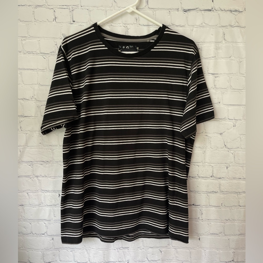 Denim & Flower XL black with gray & white stripes